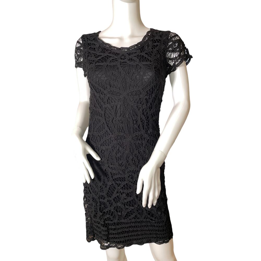 Black Lace Dress, Lined, Cap sleeves, Short‎ Knee length, Cocktail, Ladies sz 4